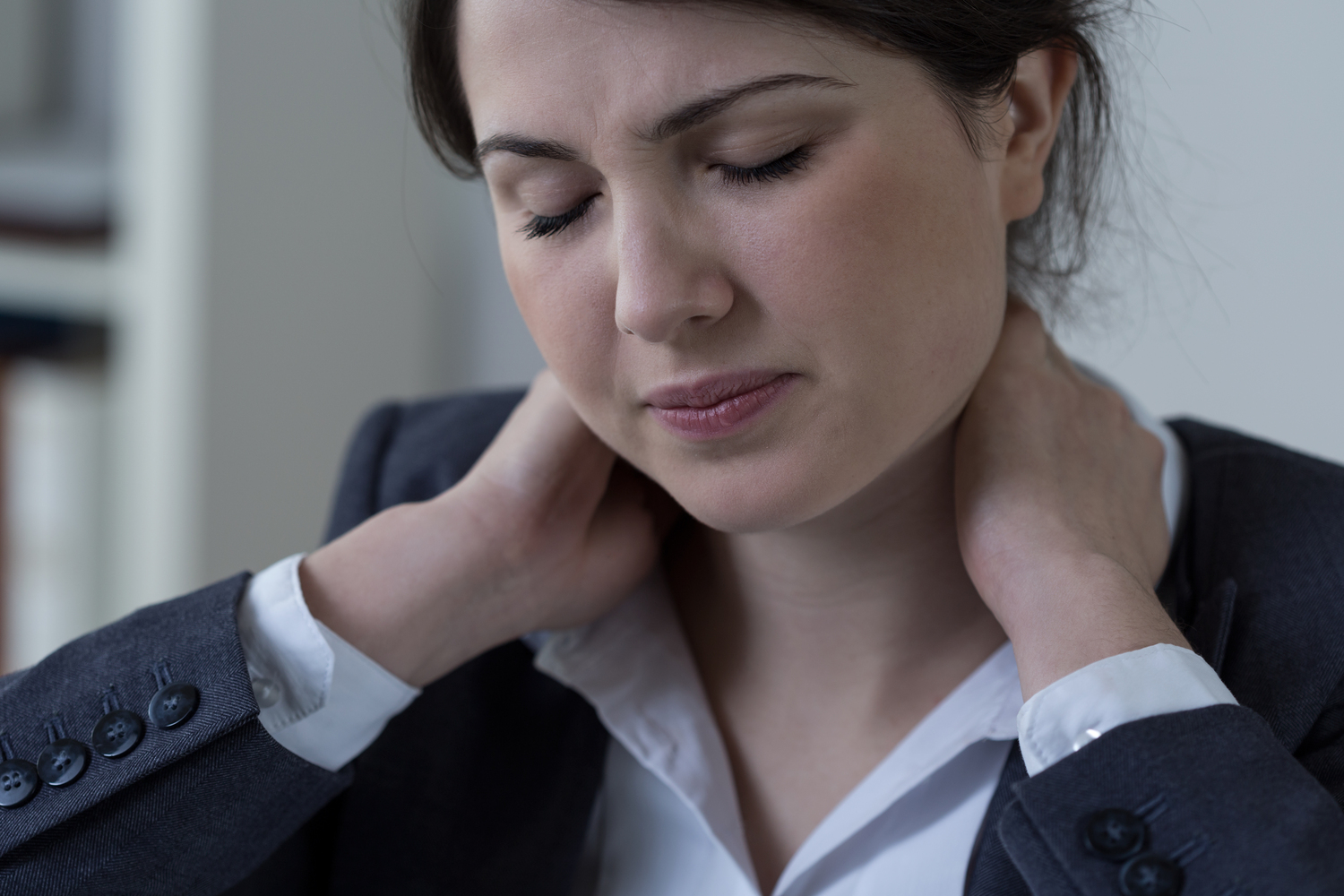 Early Symptoms and Main Cause of Ankylosing Spondylitis